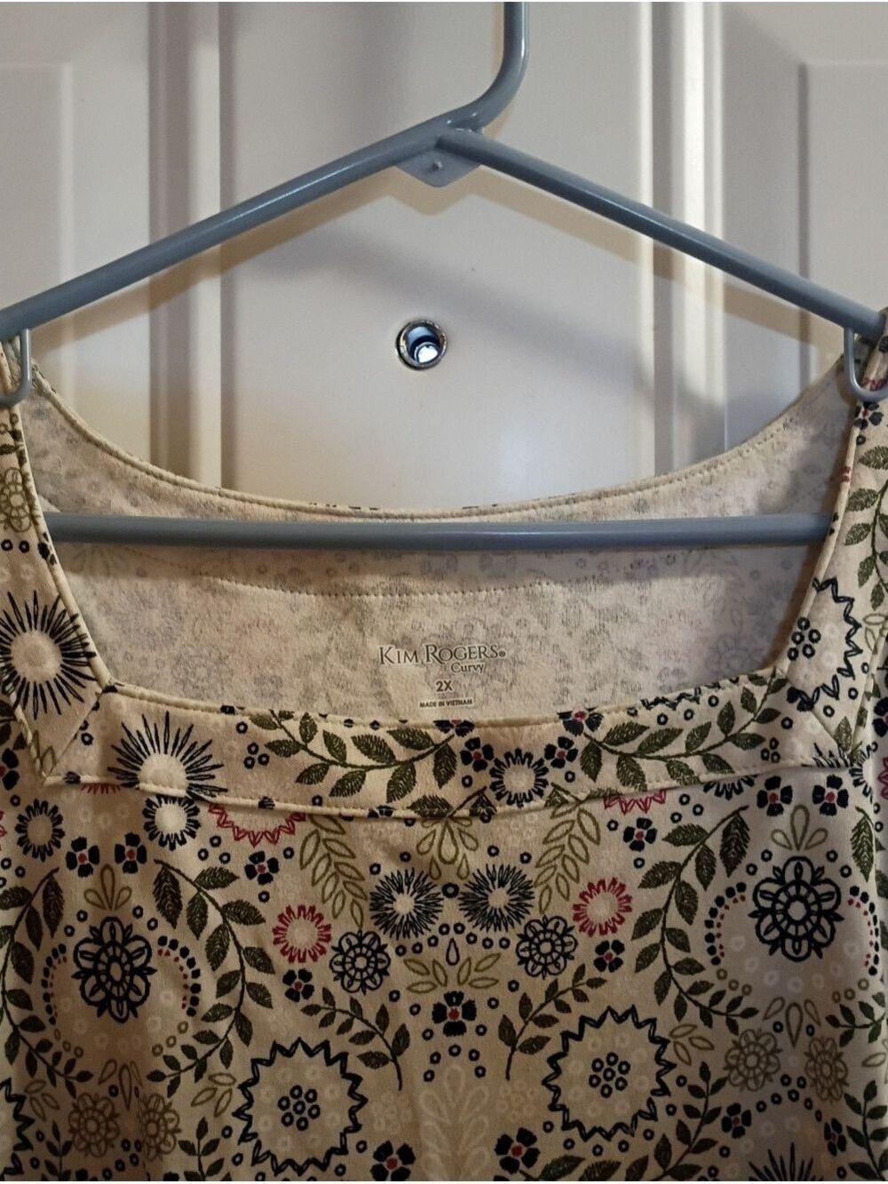 2/$10 Kim Rogers Cream Floral Print Long Sleeve Top Size 2x - Picture 2 of 6